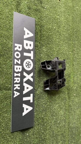 Направляюча заднього бампера, права 3G9807484 VAG