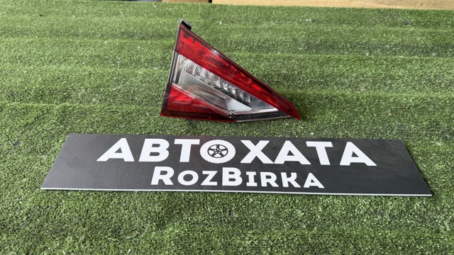 Задня ліва внутрішня фара 3V5945307B VAG