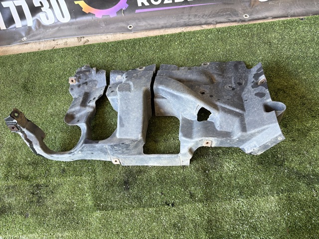 Накладка шумоізоляційна капота 51757185169 BMW