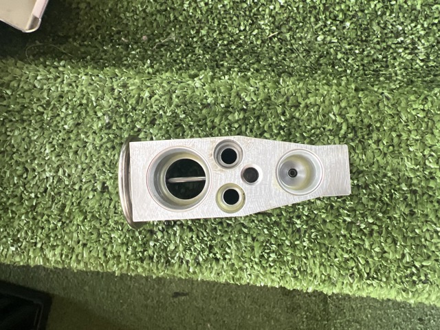 Клапан TRV, кондиціонера 5Q0820679E VAG