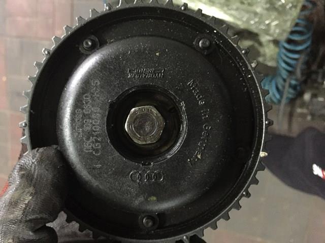 Регулятор фаз газорозподілу 06C109083D VAG