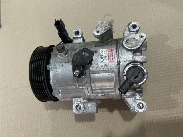 Компресор холодоагенту BHAA61450 MAZDA