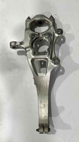Кулак поворотний передній лівий KJK333030 MAZDA