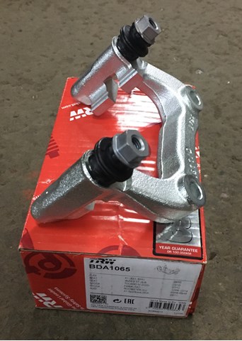 Скоба гальмівного заднього супорта BDA1065 TRW