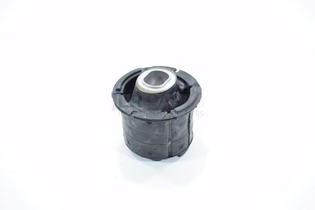 Подушка передньої балки LR037514 LAND ROVER