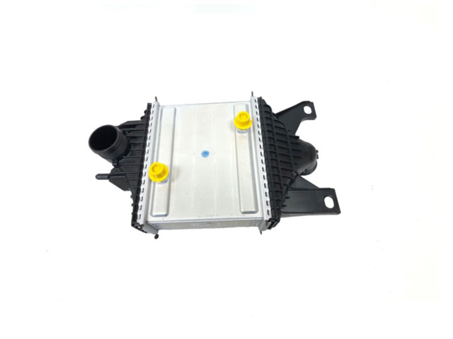 Система охолодження наддувочного повітря LR062405 LAND ROVER