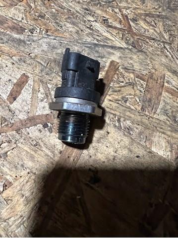 Датчик тиску палива 0281002734 BOSCH
