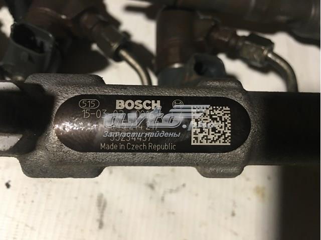 Рампа форсунок системи упорскування палива 0445214217 BOSCH