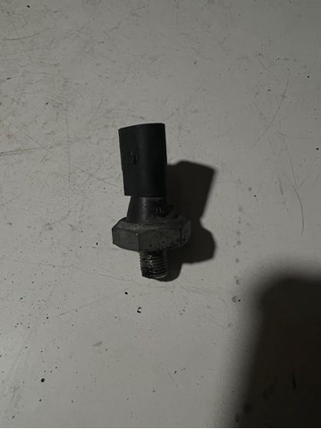 Датчик тиску масла 06A919081F VAG