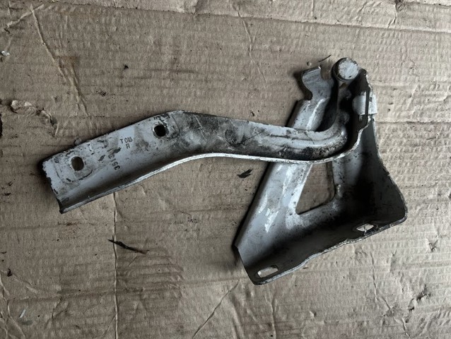 Завіса капота права 1352948080 PEUGEOT
