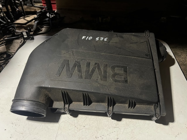 Коробка фільтра 13717604404 BMW