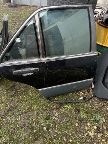 Двері задні, праві 1407300805 MERCEDES
