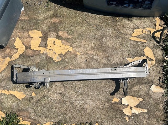 Балка бампера переднього 1686201234 MERCEDES