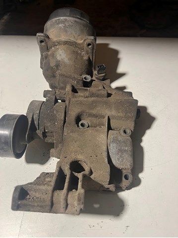 Корпус масляного фільтра 1713838 BMW