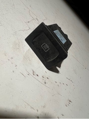 Кнопка обігріву заднього скла 1J0959621C VAG