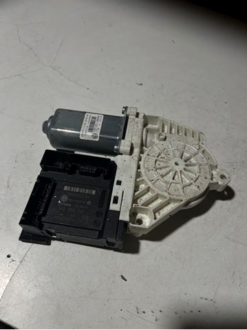Двигун склопідіймача двері передньої, лівої 1K0959793L VAG