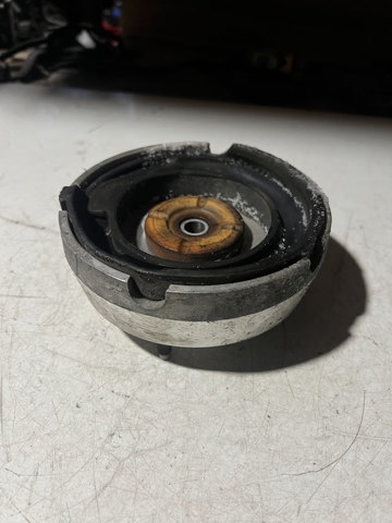 Кріплення переднього амортизатора 31306788776 BMW