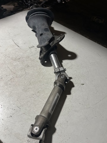 Вал рульової колонки, нижній 32306774110 BMW