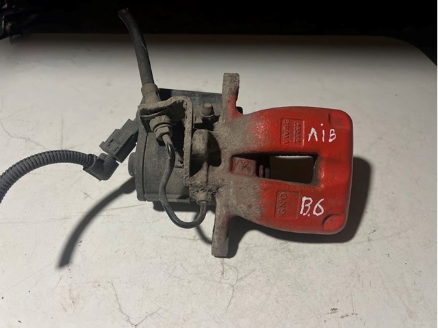 Задній гальмівний супорт лівий 3C0615403 VAG