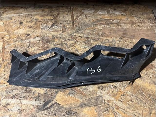 Кронштейн бампера переднього, зовнішній правий 3C0807890 VAG