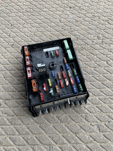 Монтажний блок 3C0937125A VAG