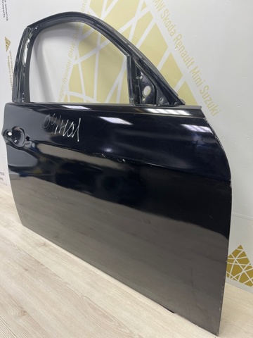 Пасажирські передні двері 41007203644 BMW