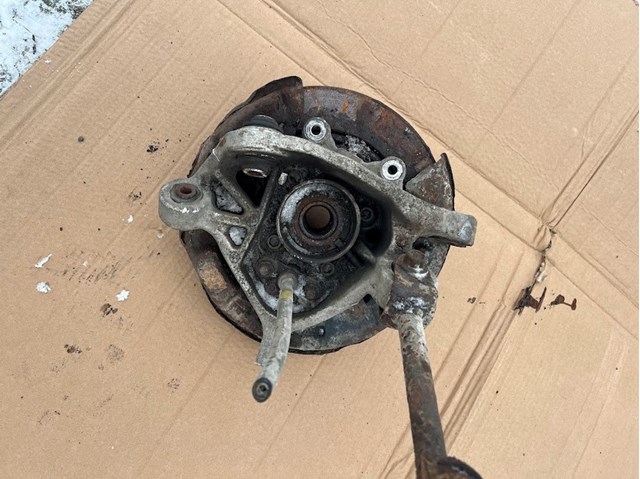 Кулак поворотний правий 4230430090 TOYOTA
