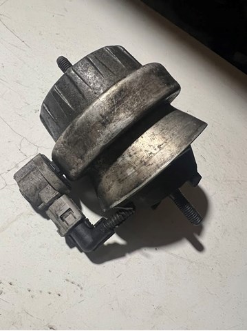 Права подушка двигуна 4F0199382H VAG