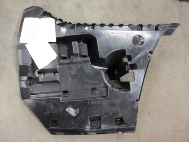 Кронштейн бампера заднього, правий 51127331608 BMW