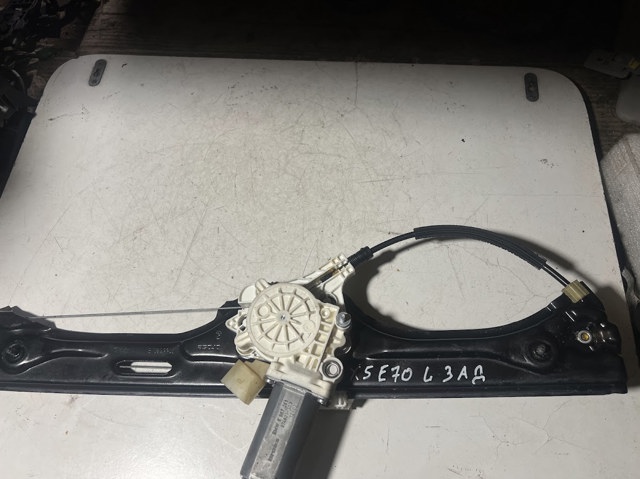 Склопідйомник задніх лівих дверей 51357166381 BMW