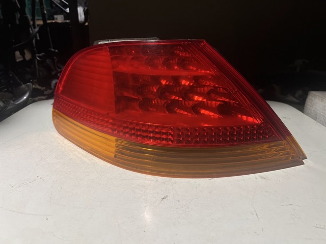 Задня ліва зовнішня фара 63218379687 BMW