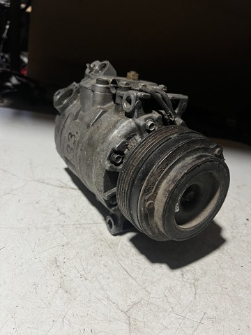 Компресор кондиціонера 64528386451 BMW