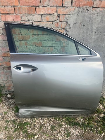 Пасажирські передні двері 6700178030 TOYOTA