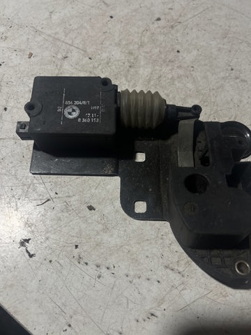 Замок скла задньої 3/5-ї двері (ляди) 67118360193 BMW