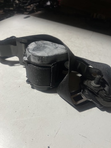 Пасок безпеки задній правий 72117161848 BMW