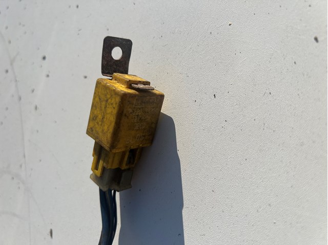 Реле електричне багатофункціональне 9522033800 HYUNDAI