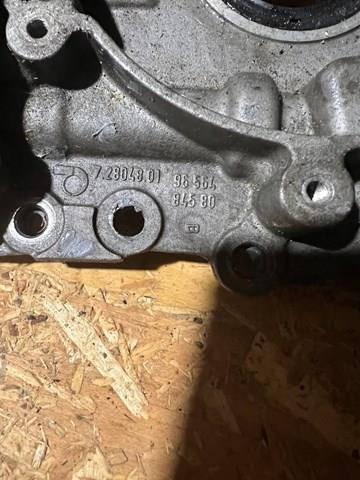 Масляний насос двигуна 9656484580 PEUGEOT