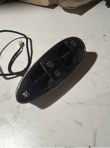 Кнопки переднього лівого склопід'ємника A2118219951 MERCEDES