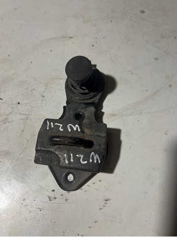 Замок капота A2118800360 MERCEDES