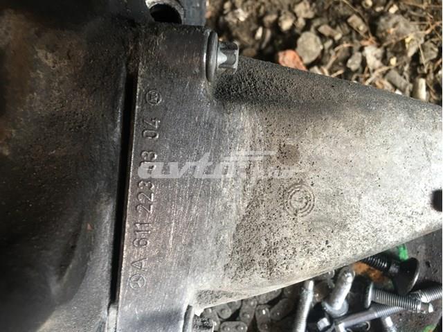Кронштейн подушки (опори) двигуна, правої A6112230304 MERCEDES