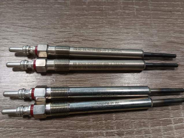 Свічки запалювання 03L963319 VAG
