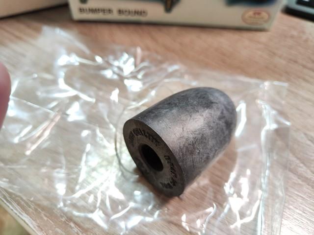 Буфер заднього амортизатора 30639958 VOLVO