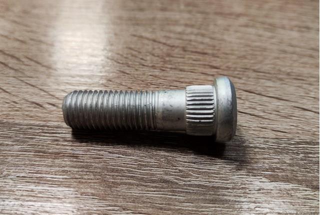 Шпилька колісна, задня 39287 METALCAUCHO