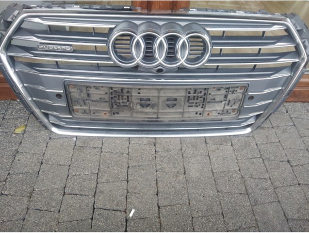 Захисна решітка радіатора 8W0853651AB VAG