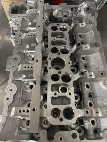 Головка блока циліндрів (ГБЦ) 11127624778 BMW