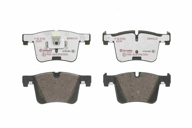 Передні гальмівні колодки P06075X BREMBO