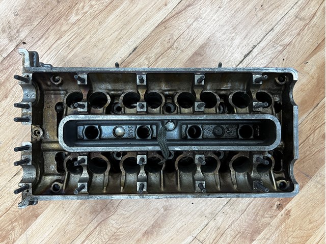Головка блока циліндрів (ГБЦ) 11127500036 BMW