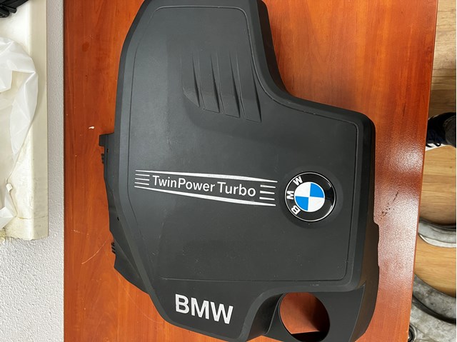Кришка двигуна декоративна 11128610473 BMW