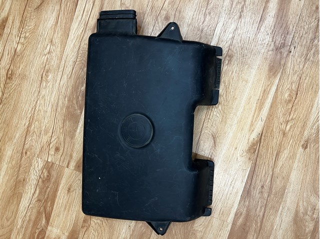 Повітроприймач 13717523629 BMW
