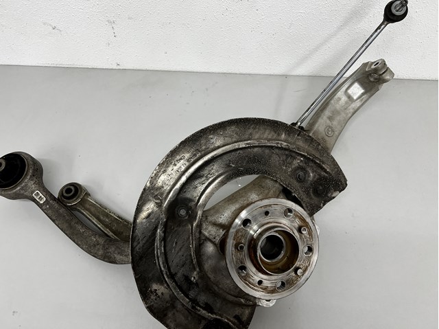 Кулак поворотний передній лівий 31216876655 BMW